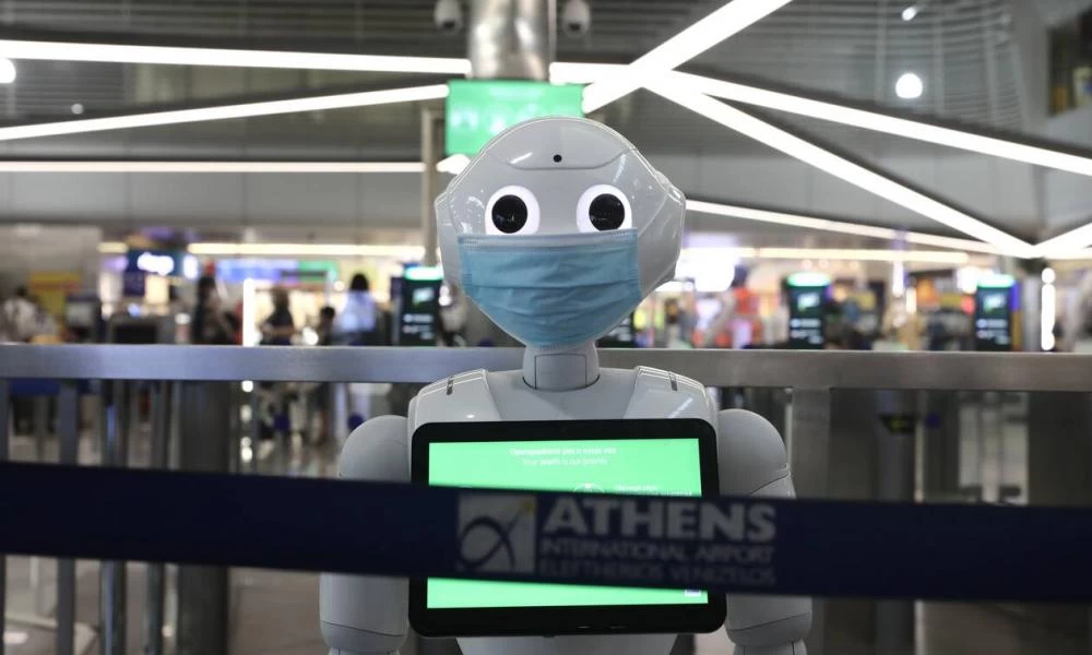 Ρομπότ στο Ελ. Βενιζέλος συμβουλεύουν για τον covid-19